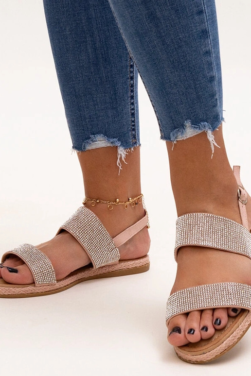 Ružové sandálky zdobené zirkónmi...