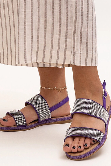 Fialové sandále zdobené... 2