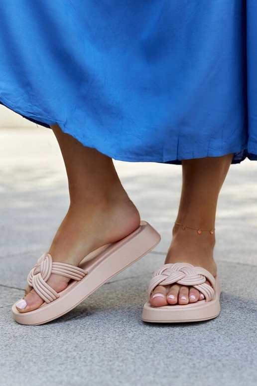 Béžové gumené šľapky Ferrei