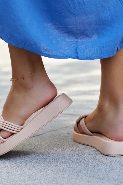 Béžové gumené šľapky Ferrei