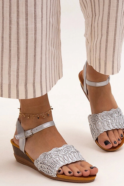 Vyšívané nízke klinové sandále Maimoon