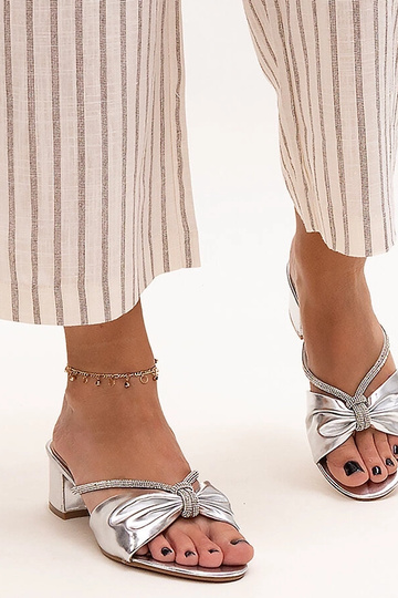 Anbrani zirkónom zdobené...