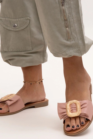 Ružové šmýkačky s prackou...