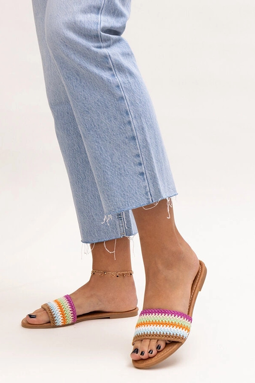 Marika pestrofarebné vyšívané šľapky