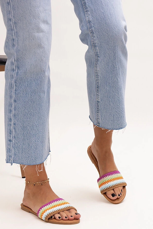 Marika pestrofarebné vyšívané šľapky