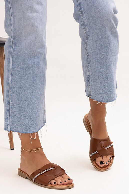 Kapky zdobené pásikom s kryštálmi Amari