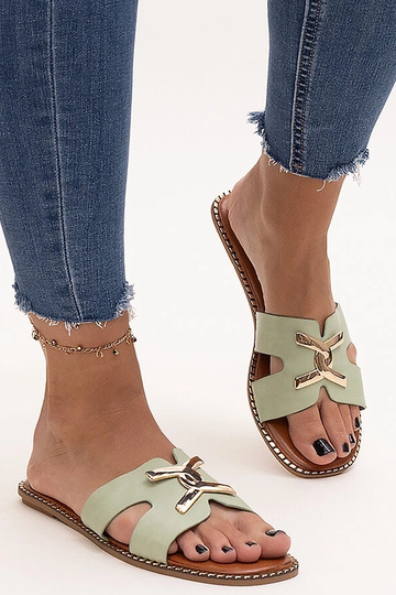 Zelené šľapky s prackou... 2