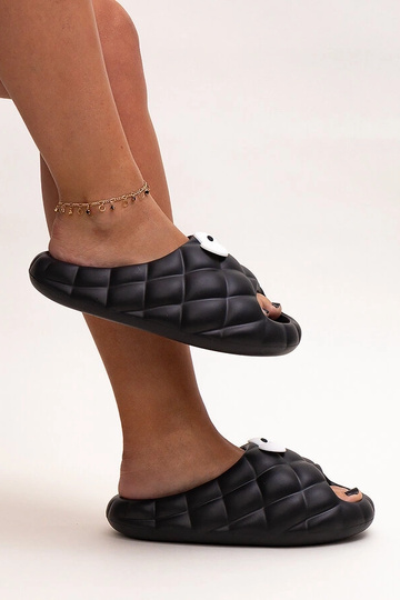 Čierne penové šľapky s...