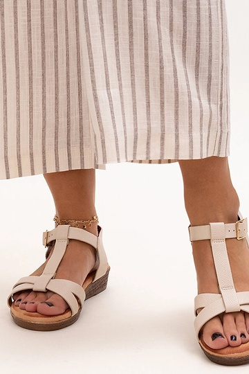 Béžové nízke klinové...