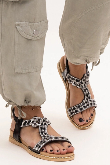 Lesklé čierne sandále Shahida 2