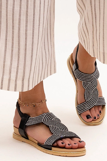 Čierne sandále zdobené... 2