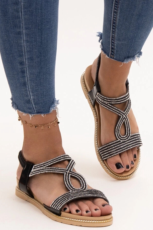 Čierne sandále zdobené zirkónmi Detila