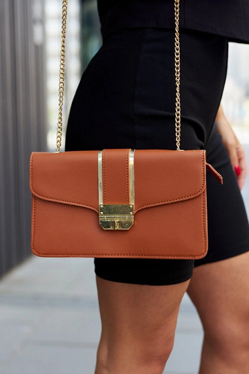 Hnedá retiazka cez rameno... 2