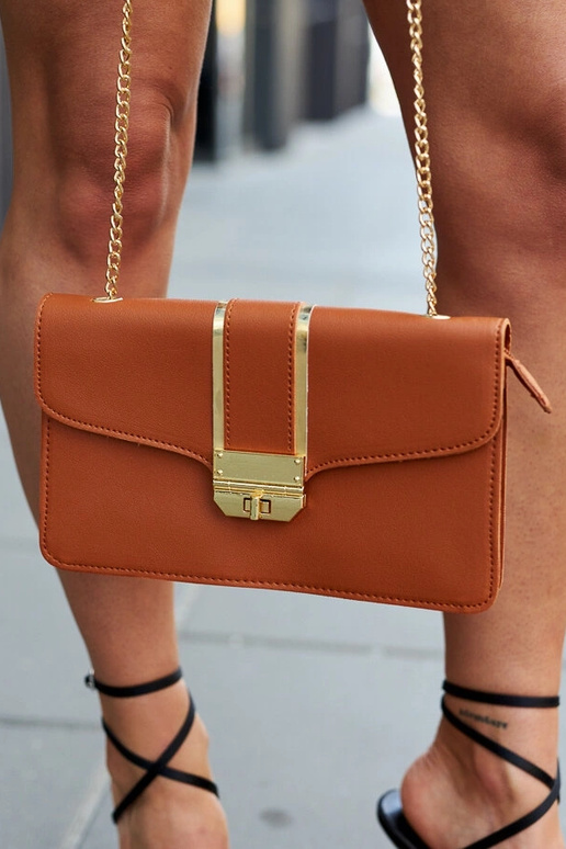 Hnedá retiazka cez rameno Elmia