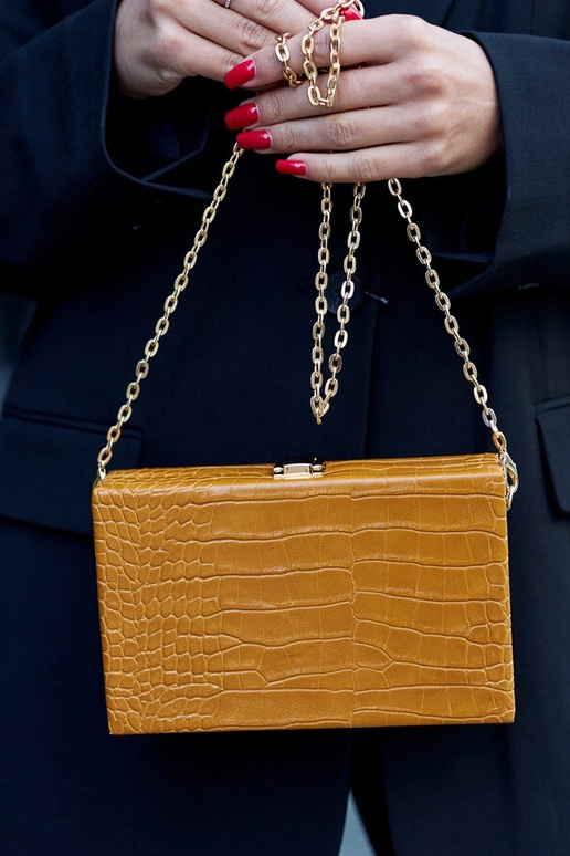 Žltá ,,kufor'' taška na retiazke Dratche