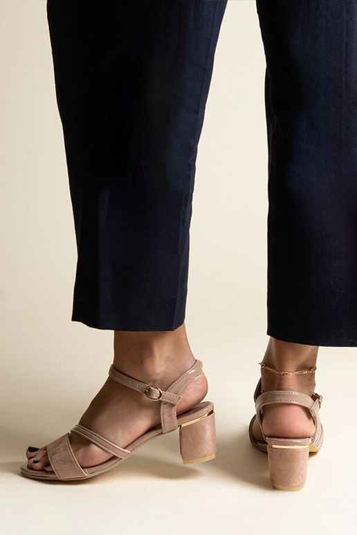 Tmavo béžové sandále s kombináciou... Tmavo béžové sandále s kombináciou...