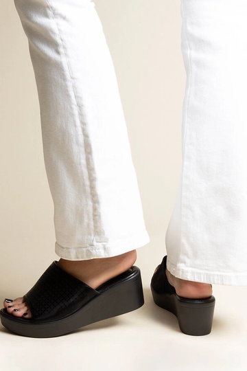 Čierne perforované... 2