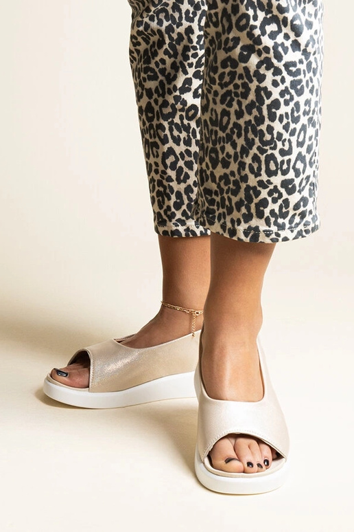 Nazúvacie sandále Taylaka zlaté...