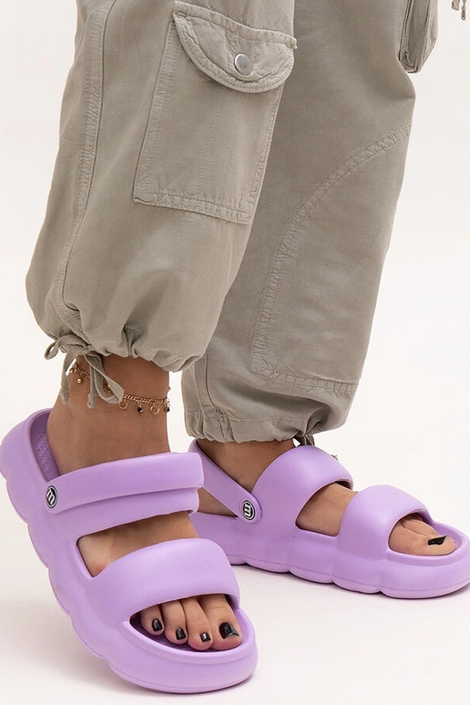 Ľahké penové sandále v jednofarebnej...