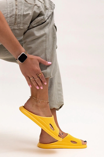 Žlté myrtové penové papuče 2