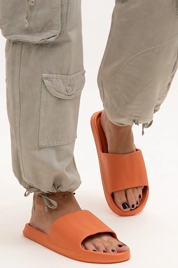 Menta oranžové penové papuče