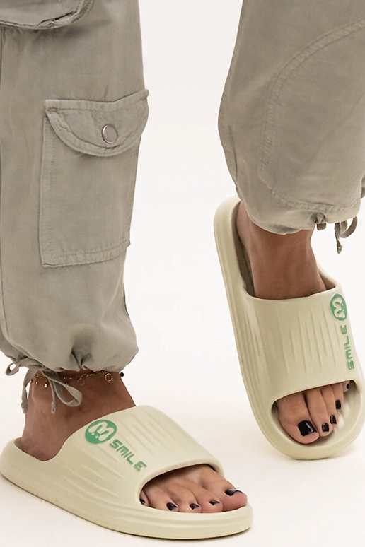 Penové žabky so zeleným štítkom