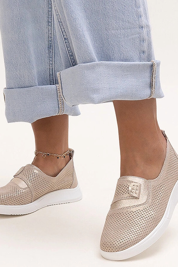 Ethels zlaté perforované...