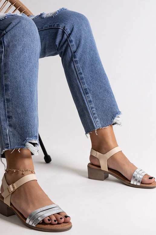 Strieborné sandále Salsabi na nízkom...