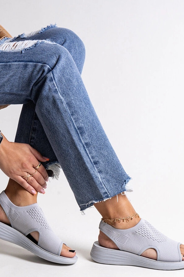 Šedé sandále Rawia na...