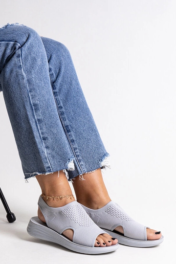 Šedé sandále Rawia na... 2