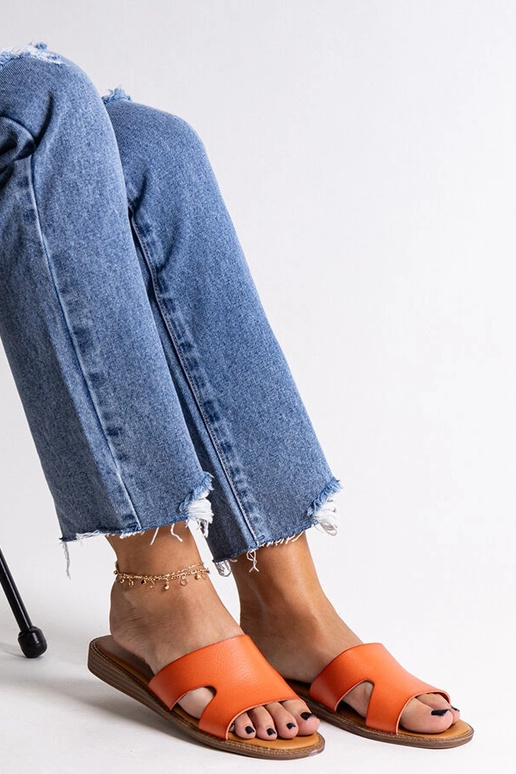 Oranžové šľapky z umelej kože značky...