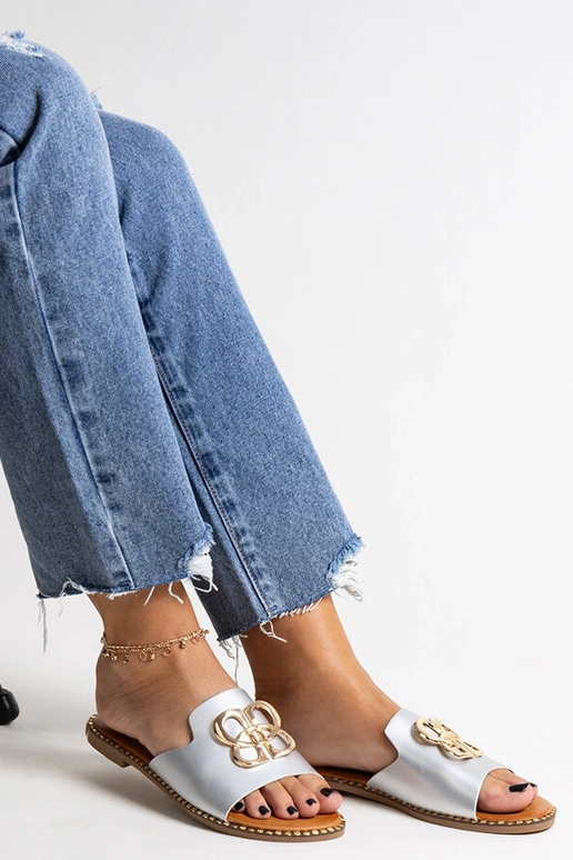 Strieborné šľapky s ozdobnou prackou...