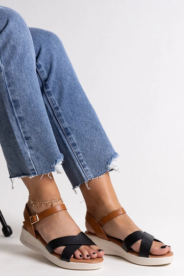 Čierno-hnedé sandále na...