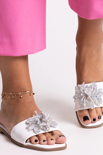 Biele šľapky so zirkónovým...