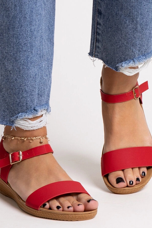 Červené sandále z eko kože značky Makdak