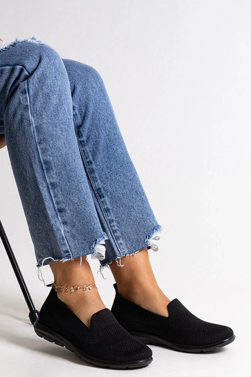 Čierne tenisky s penovou podrážkou...