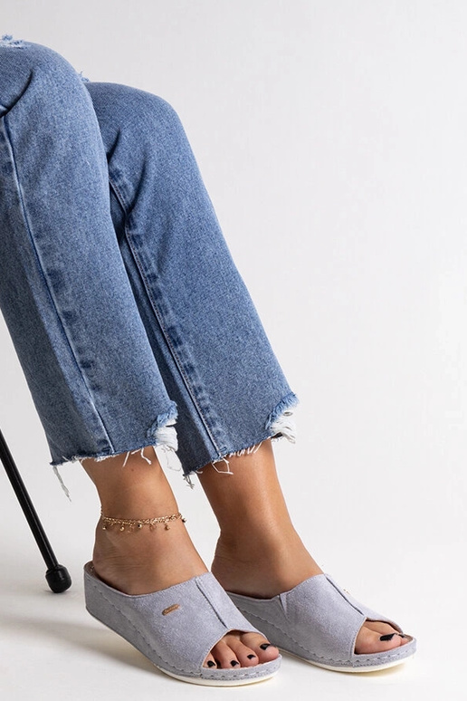 Šedé klinové sandále Semretana