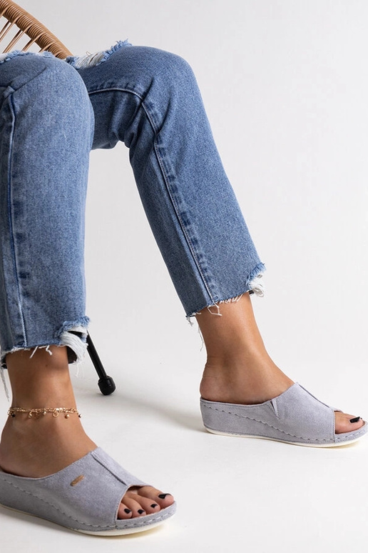 Šedé klinové sandále Semretana