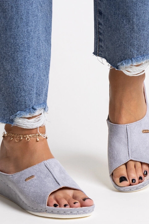 Šedé klinové sandále Semretana