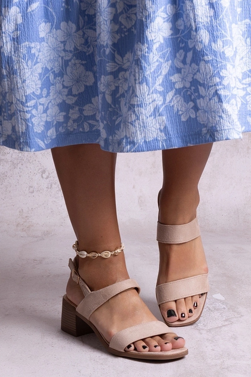 Béžové sandálky na podpätku Yakota