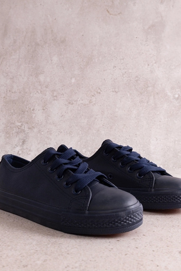 Tmavo modré detské tenisky...