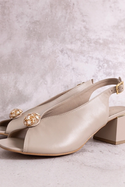 Béžové kožené sandále na stĺpiku Karino