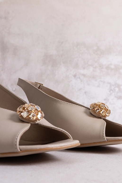 Béžové kožené sandále na stĺpiku Karino