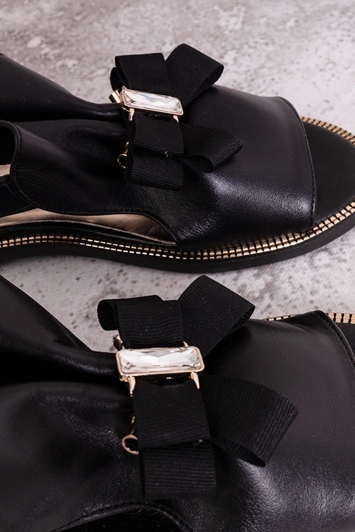 Čierne sandále s mašľou a kryštálmi...