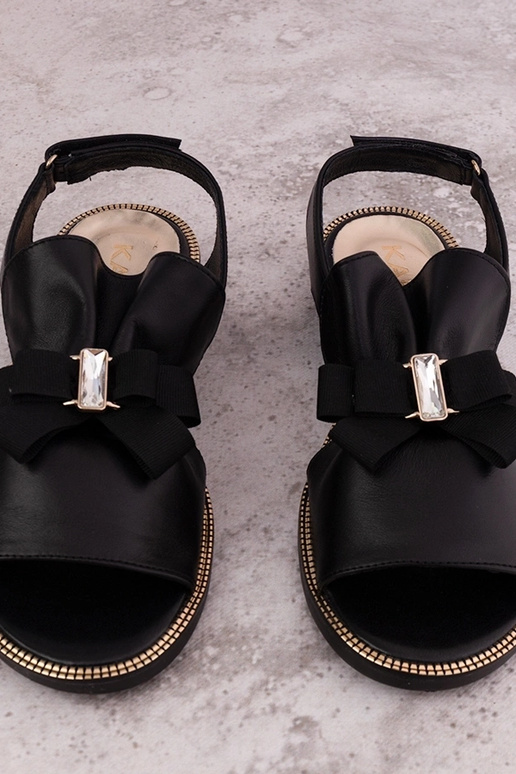 Čierne sandále s mašľou a kryštálmi...