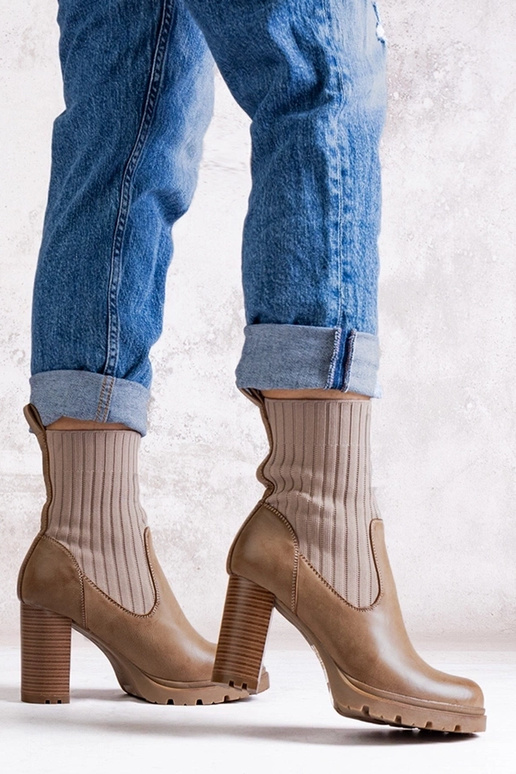 Tmavo béžové členkové čižmy na...