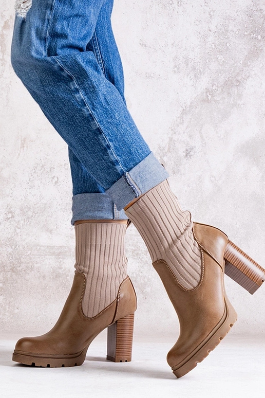 Tmavo béžové členkové čižmy na...