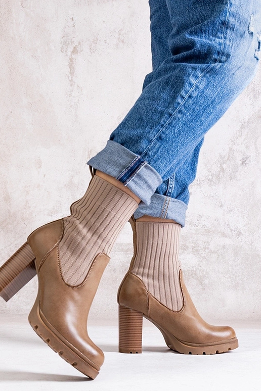 Tmavo béžové členkové čižmy na...