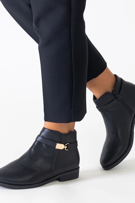 Čierne členkové topánky so zlatými...