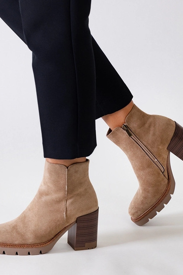 Béžové čižmy na podpätku s... 2